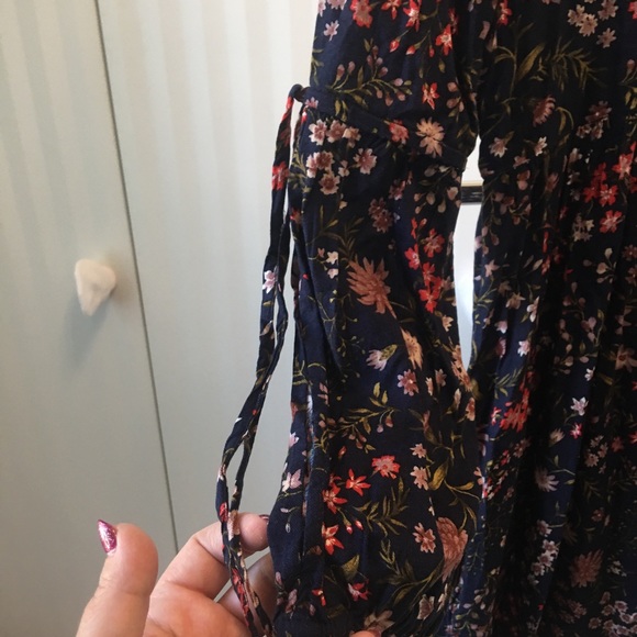 American Eagle navy blue tunic/dress with red pink green flowers 🌺 Size S - Picture 3 of 8